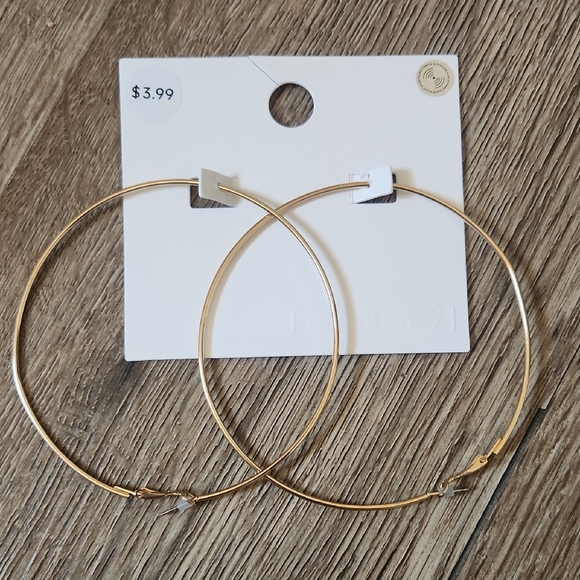 Forever 21 Classic Gold Hoop Earrings - Picture 1 of 2